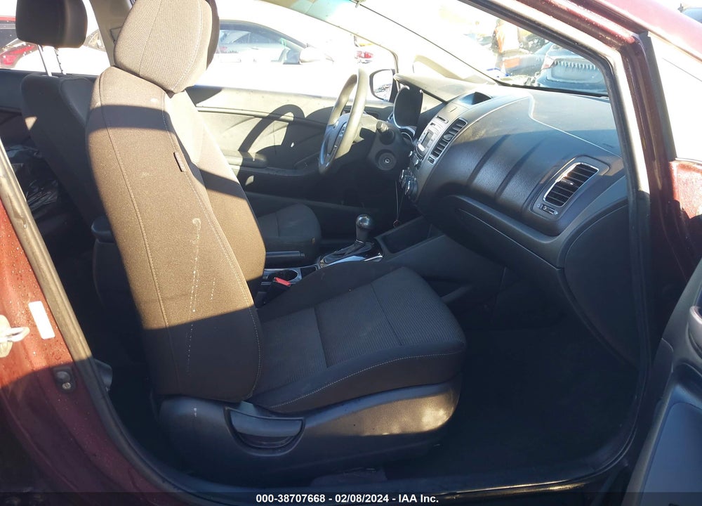 2017 KIA FORTE VIN: 3KPFK4A72HE113295