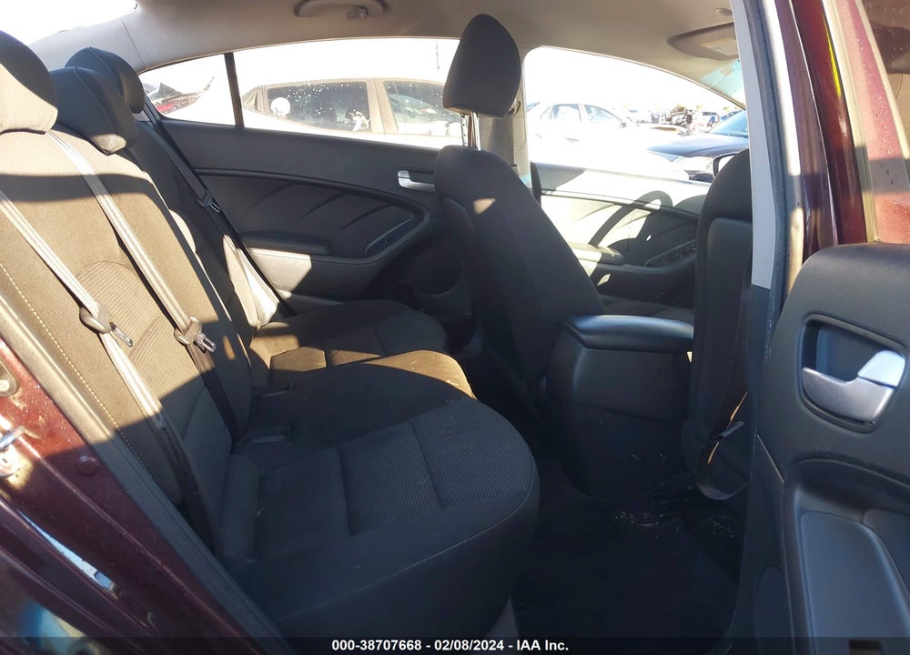 2017 KIA FORTE VIN: 3KPFK4A72HE113295