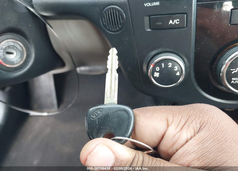 2011 KIA FORTE EX VIN: KNAFU4A26B5401948