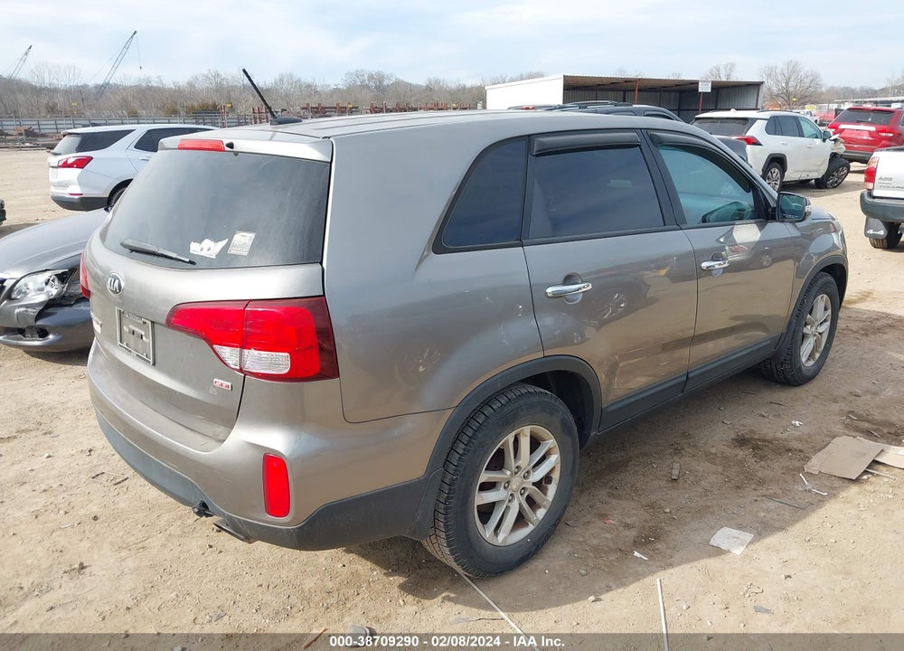 2015 KIA SORENTO LX VIN: 5XYKT3A60FG658084