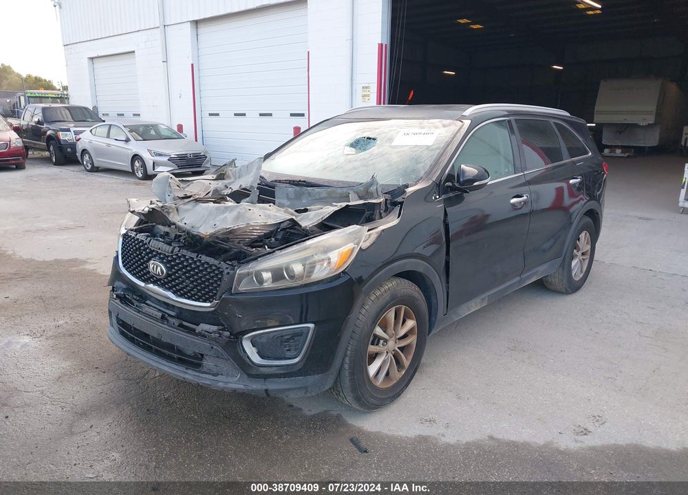2016 KIA SORENTO 3.3L LX VIN: 5XYPG4A57GG104484