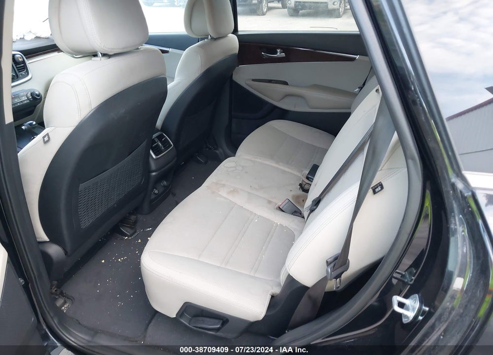 2016 KIA SORENTO 3.3L LX VIN: 5XYPG4A57GG104484