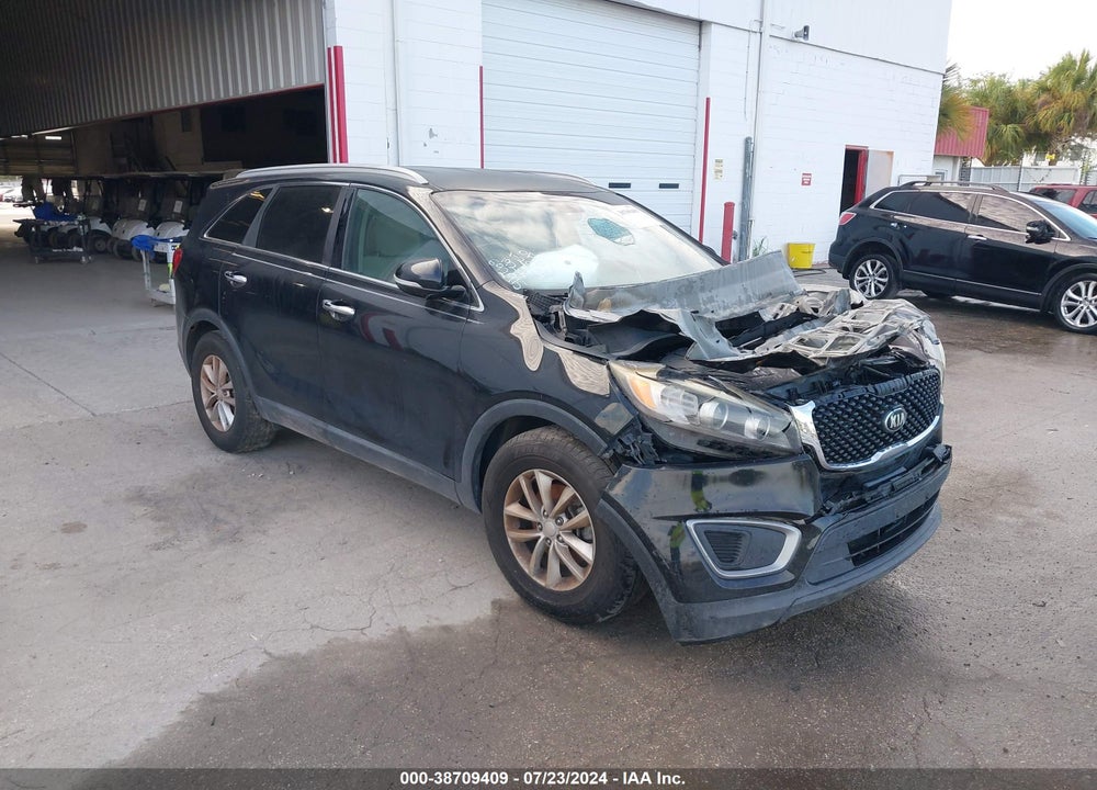 2016 KIA SORENTO 3.3L LX VIN: 5XYPG4A57GG104484