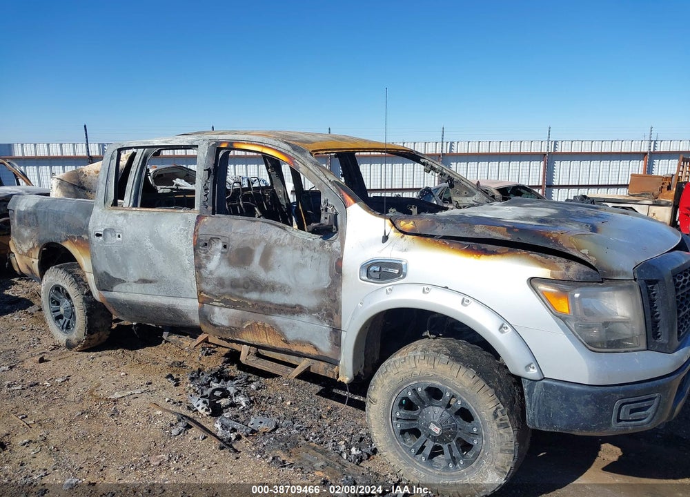 2017 NISSAN TITAN XD S DIESEL VIN: 1N6BA1F32HN552429