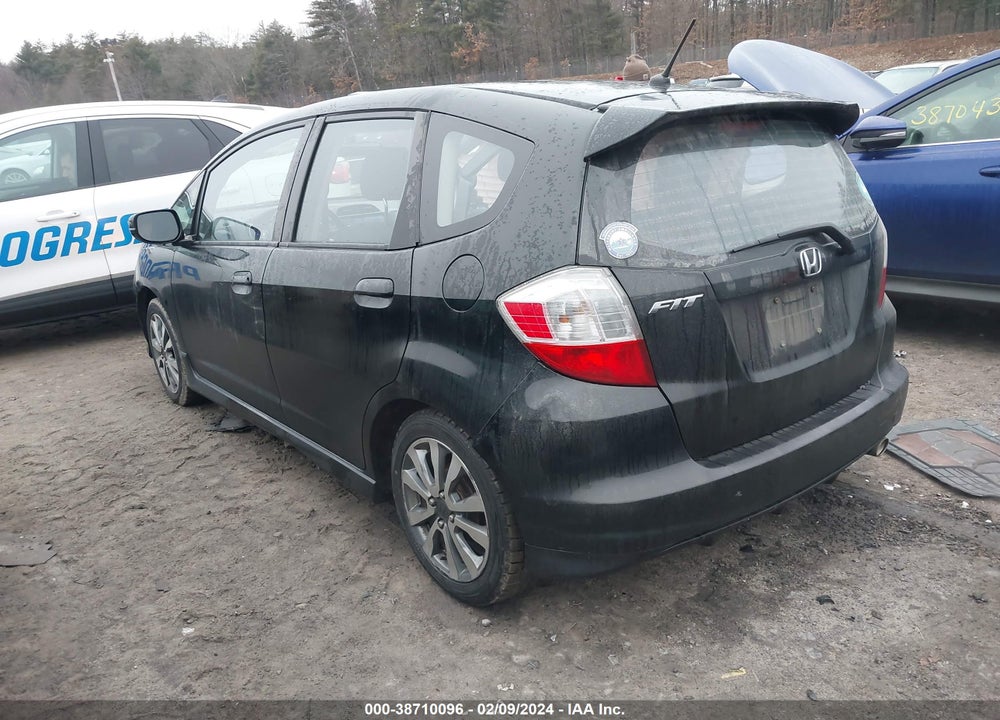 2013 HONDA FIT SPORT VIN: JHMGE8H53DC050862