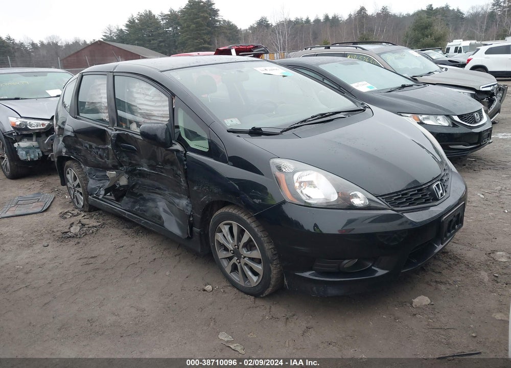 2013 HONDA FIT SPORT VIN: JHMGE8H53DC050862