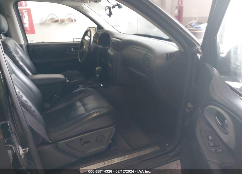 2005 CHEVROLET TRAILBLAZER VIN: 1GNDT13S852170895