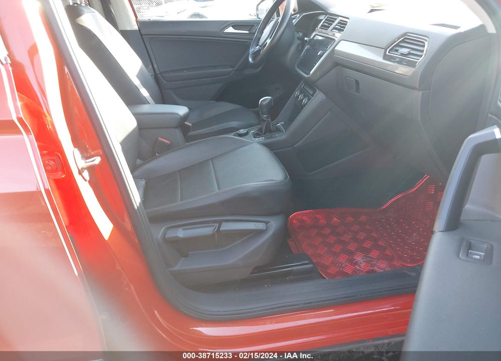 2019 VOLKSWAGEN TIGUAN VIN: 3VV2B7AX6KM056162
