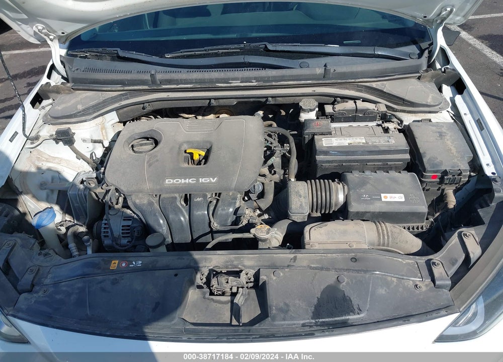 2018 HYUNDAI ELANTRA SE VIN: 5NPD74LF0JH317205