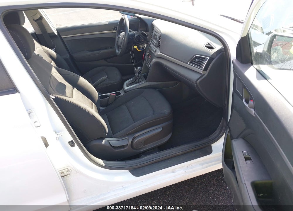 2018 HYUNDAI ELANTRA SE VIN: 5NPD74LF0JH317205