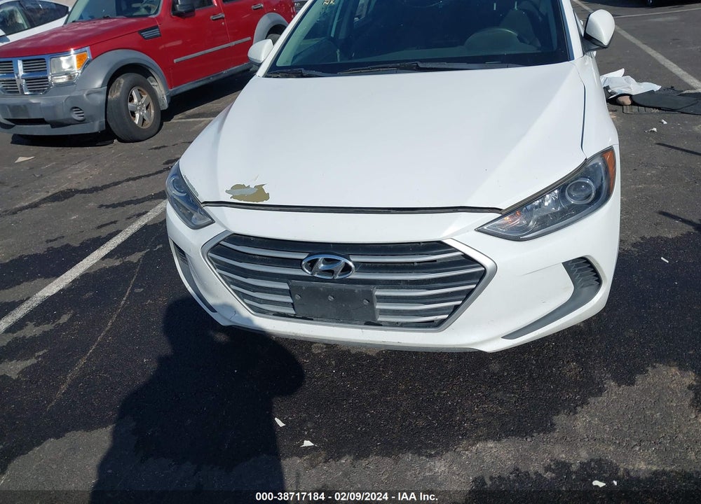 2018 HYUNDAI ELANTRA SE VIN: 5NPD74LF0JH317205