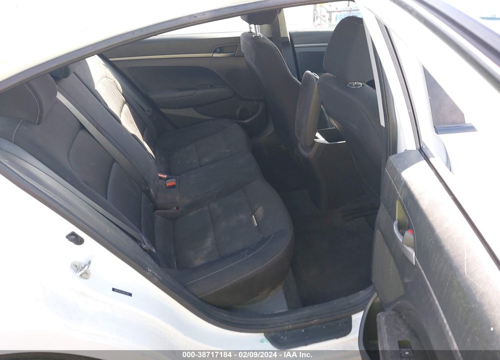 2018 HYUNDAI ELANTRA SE VIN: 5NPD74LF0JH317205
