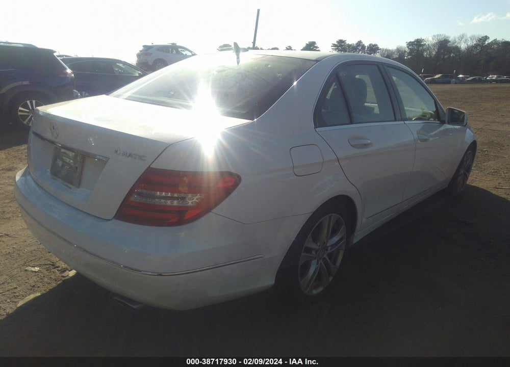 2013 MERCEDES-BENZ C 300 LUXURY 4MATIC/SPORT 4MATIC VIN: WDDGF8AB7DR289557