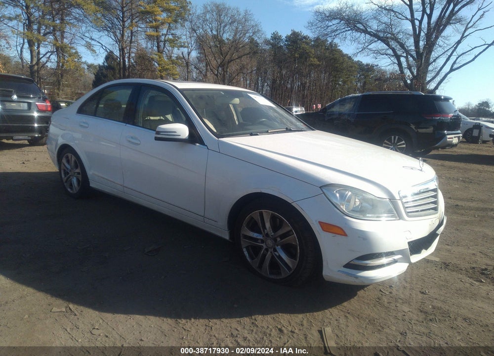 2013 MERCEDES-BENZ C 300 LUXURY 4MATIC/SPORT 4MATIC VIN: WDDGF8AB7DR289557