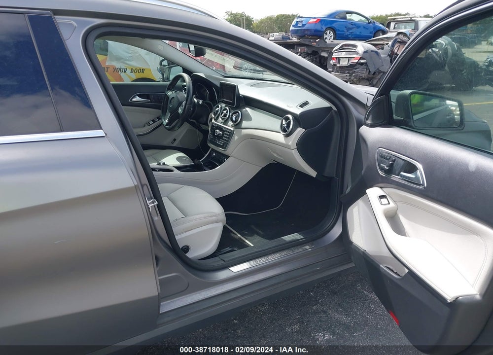 2015 MERCEDES-BENZ GLA-CLASS VIN: WDCTG4EB8FJ180142