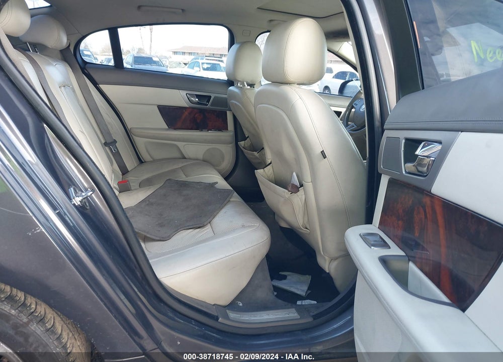 2009 JAGUAR XF VIN: SAJWA06B89HR43513