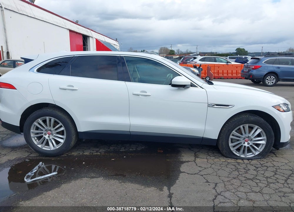 2017 JAGUAR F-PACE 35T PRESTIGE VIN: SADCK2BVXHA061667