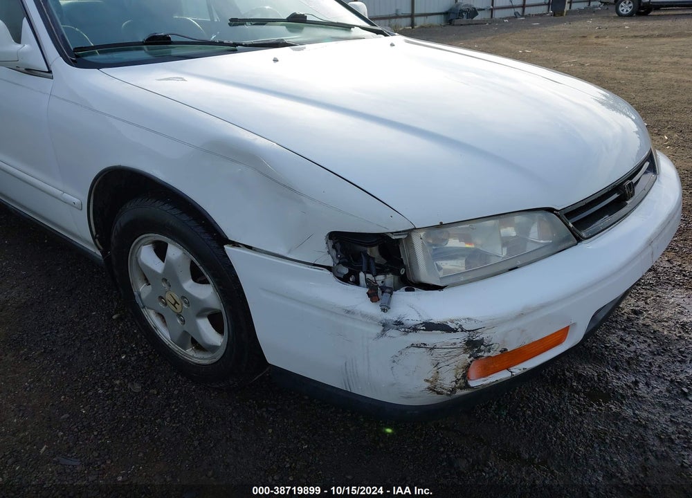 1995 HONDA ACCORD EX VIN: 1HGCE6667SA011458