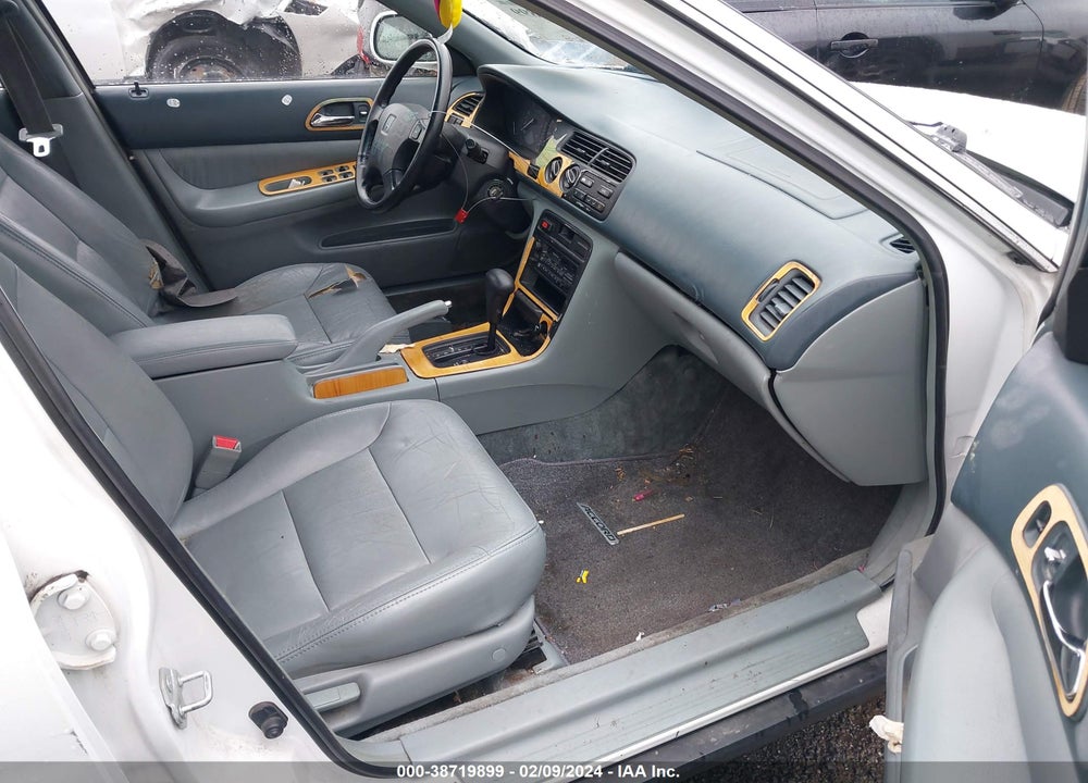 1995 HONDA ACCORD EX VIN: 1HGCE6667SA011458