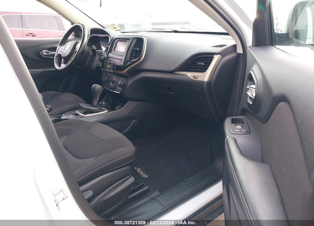 2015 JEEP CHEROKEE LATITUDE VIN: 1C4PJMCB2FW702438