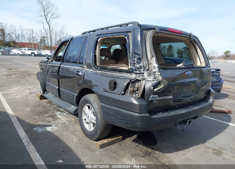 2005 FORD EXPEDITION XLT VIN: 1FMPU15585LA33648