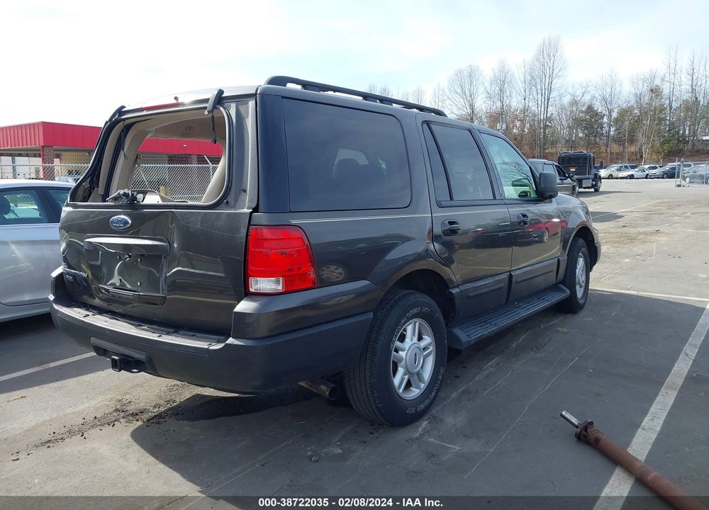 2005 FORD EXPEDITION XLT VIN: 1FMPU15585LA33648