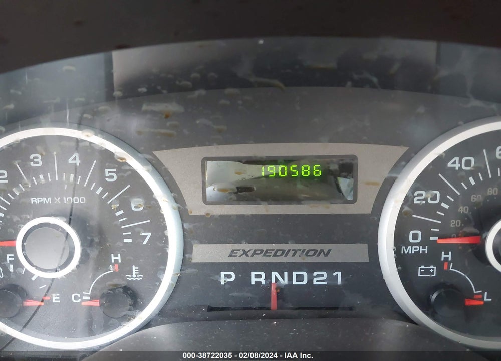 2005 FORD EXPEDITION XLT VIN: 1FMPU15585LA33648