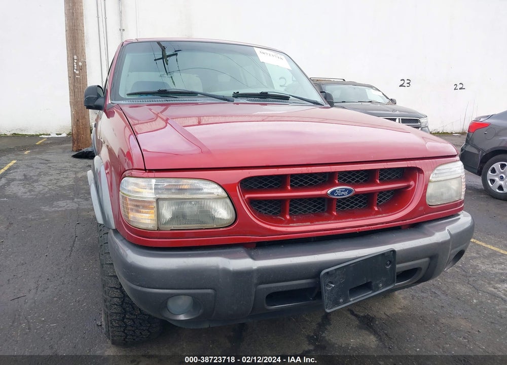 2000 FORD EXPLORER XLT VIN: 1FMZU73EIYZC58977