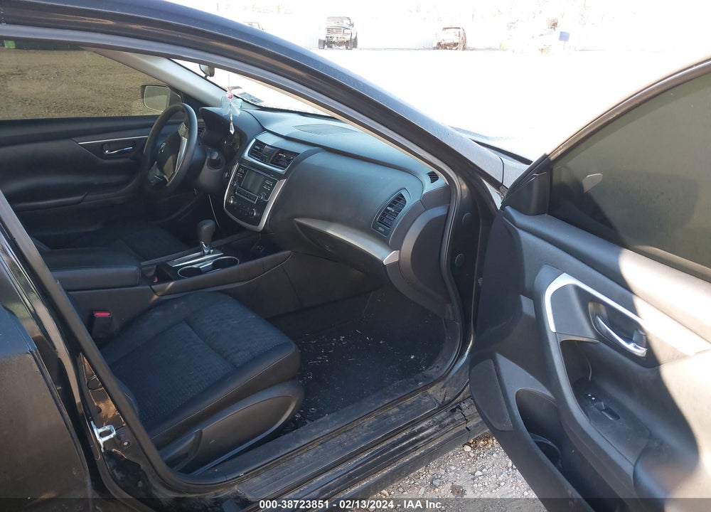 2016 NISSAN ALTIMA VIN: 1N4AL3AP8GN352674