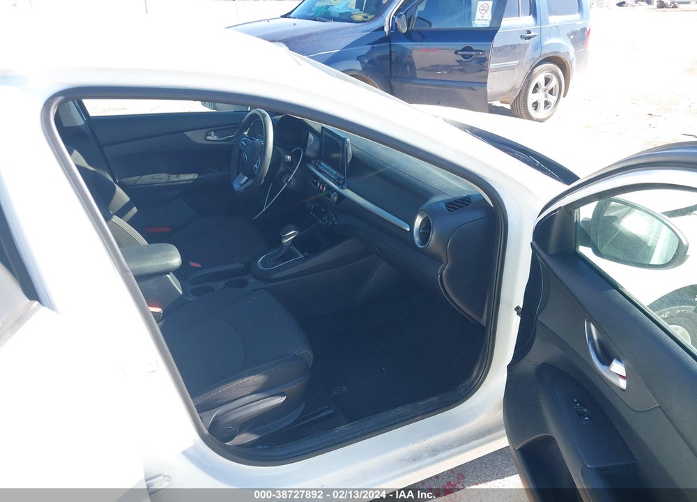 2019 KIA FORTE FE VIN: 3KPF24AD4KE008335