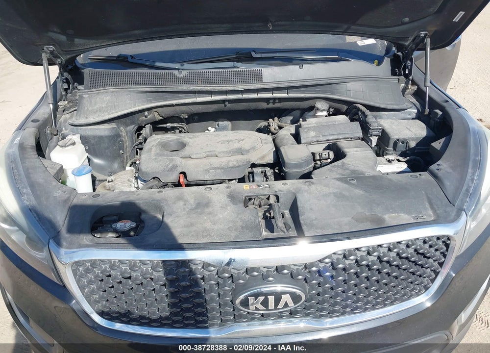 2016 KIA SORENTO 2.4L L VIN: 5XYPG4A36GG017674