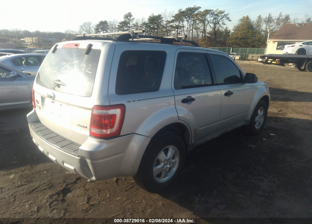 2009 FORD ESCAPE XLT VIN: 1FMCU93G69KA82148