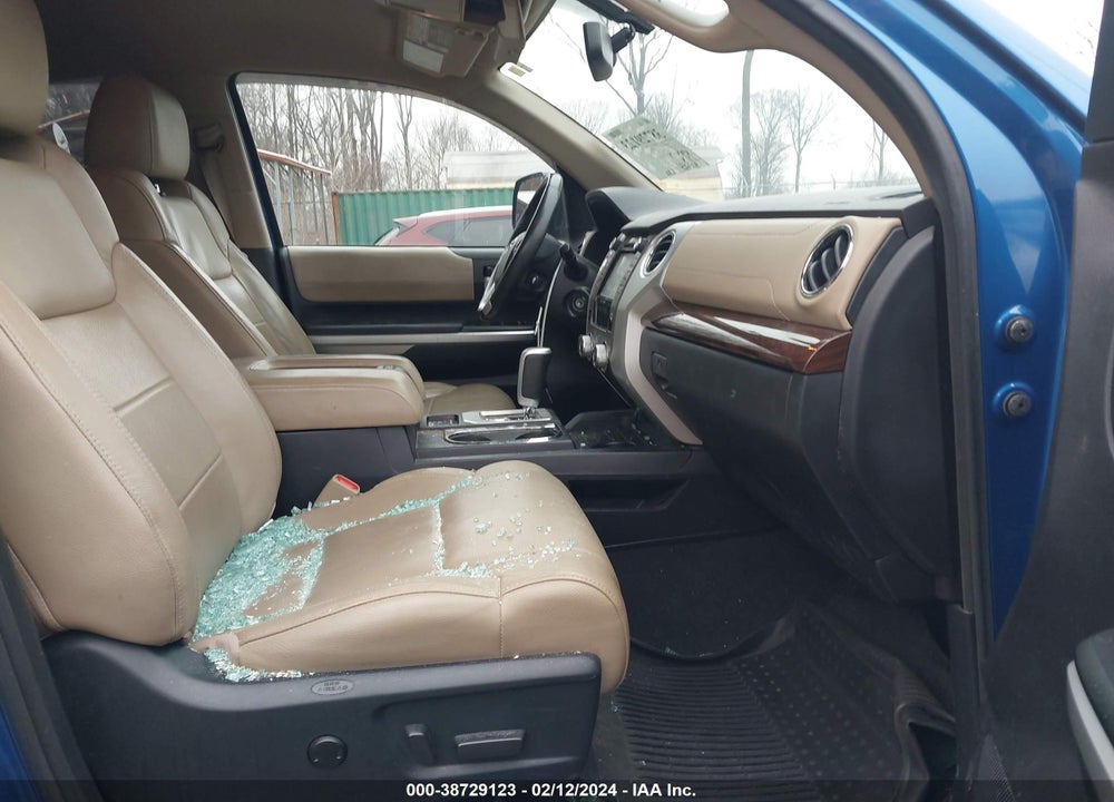 2017 TOYOTA TUNDRA LIMITED 5.7L V8 VIN: 5TFBY5F10HX650285