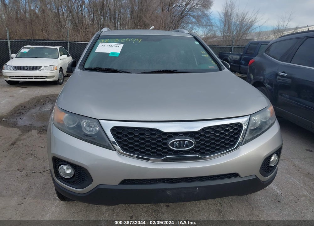 2013 KIA SORENTO LX VIN: 5XYKT3A66DG396908