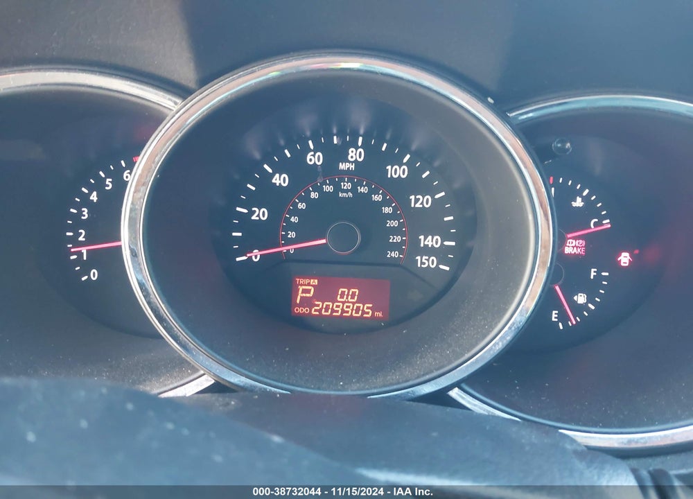 2013 KIA SORENTO LX VIN: 5XYKT3A66DG396908