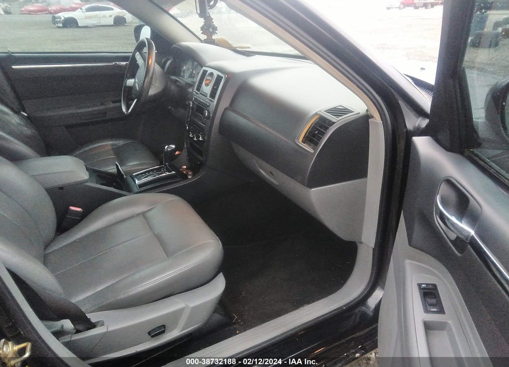2005 CHRYSLER 300 TOURING VIN: 2C3AA53G25H508484
