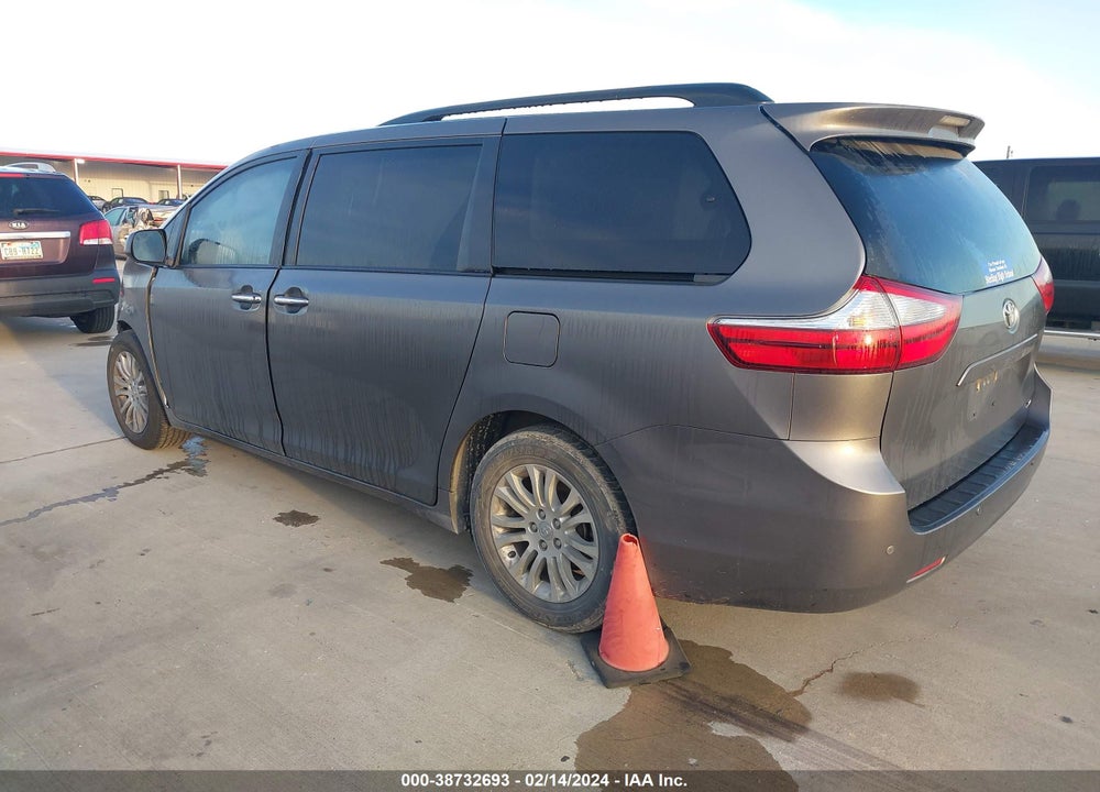2017 TOYOTA SIENNA XLE 8 PASSENGER VIN: 5TDYZ3DC6HS841795