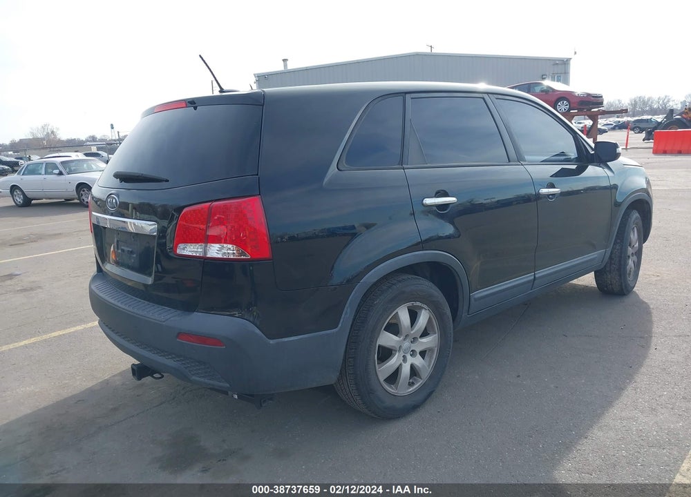 2013 KIA SORENTO LX VIN: 5XYKT3A17DG396260