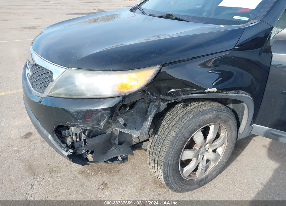 2013 KIA SORENTO LX VIN: 5XYKT3A17DG396260