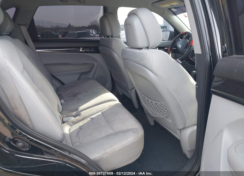 2013 KIA SORENTO LX VIN: 5XYKT3A17DG396260