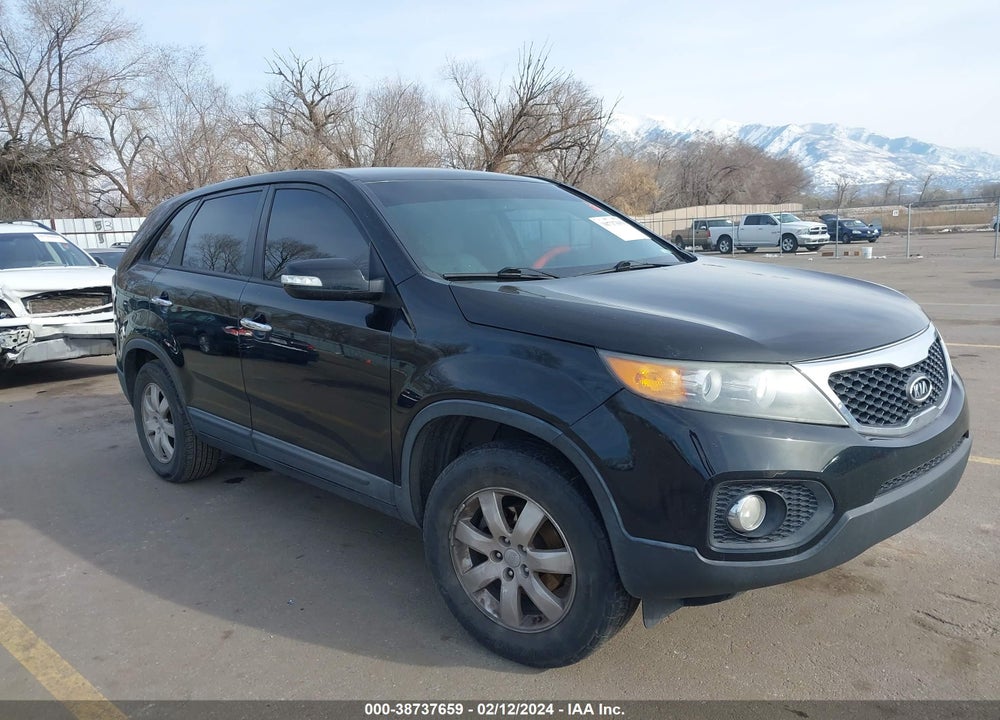 2013 KIA SORENTO LX VIN: 5XYKT3A17DG396260