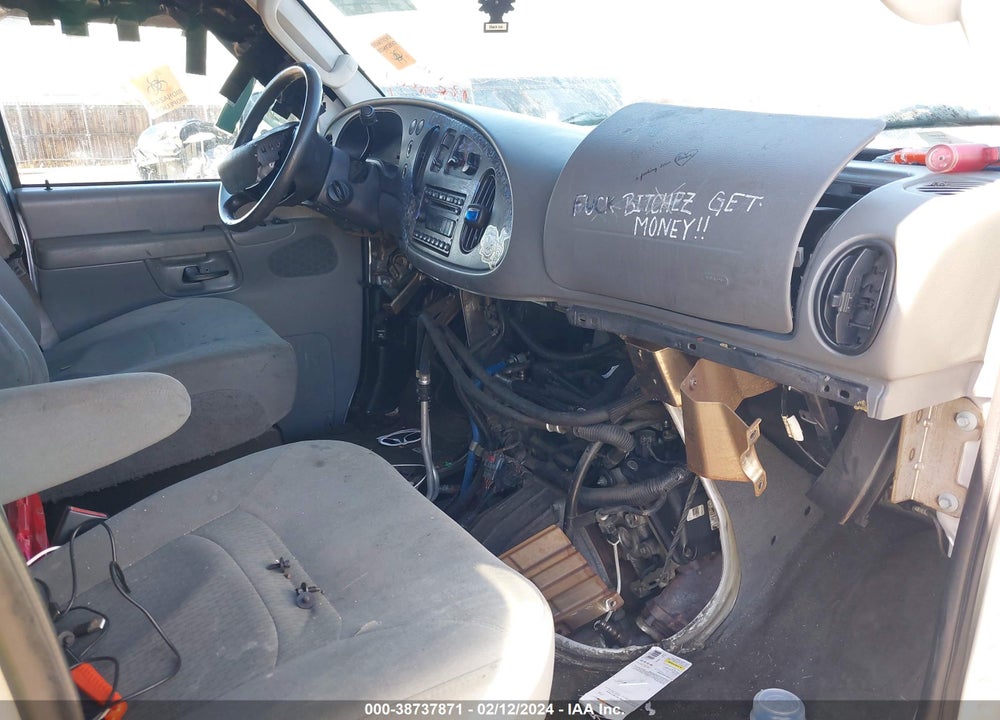 2008 FORD E-350 SUPER DUTY XL/XLT VIN: 1FBNE31L88DA20555