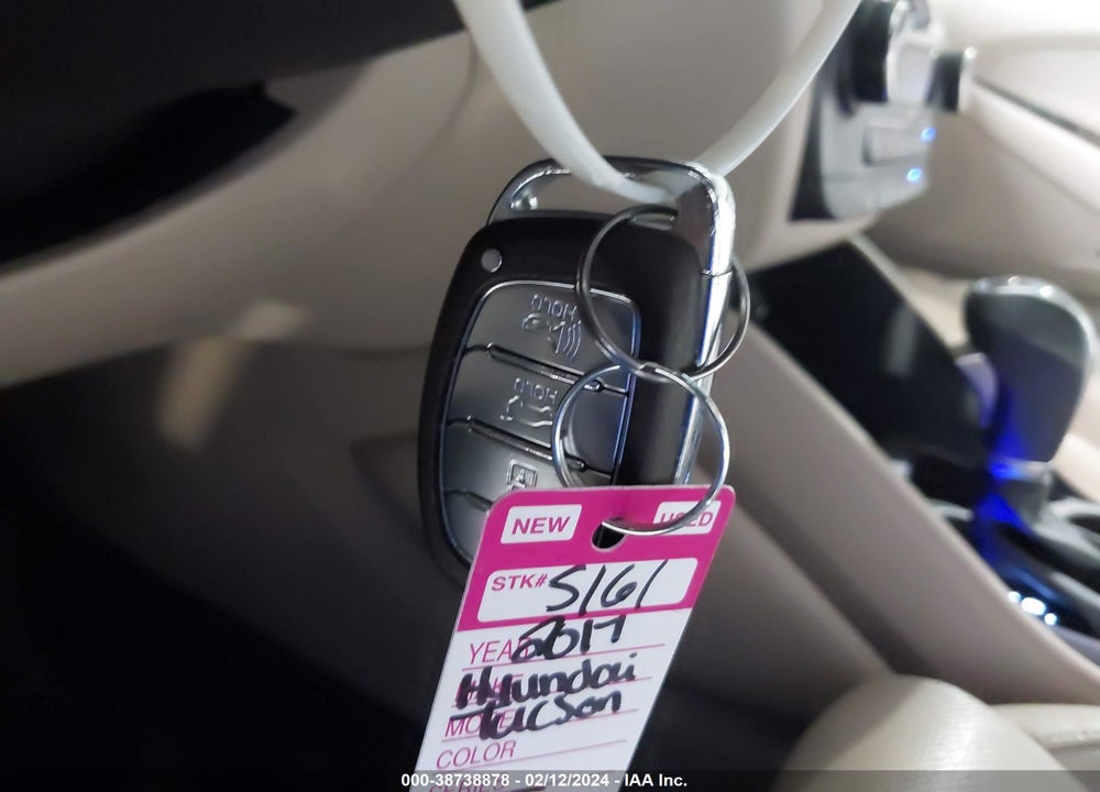 2017 HYUNDAI TUCSON SE PLUS VIN: KM8J33A47HU439064