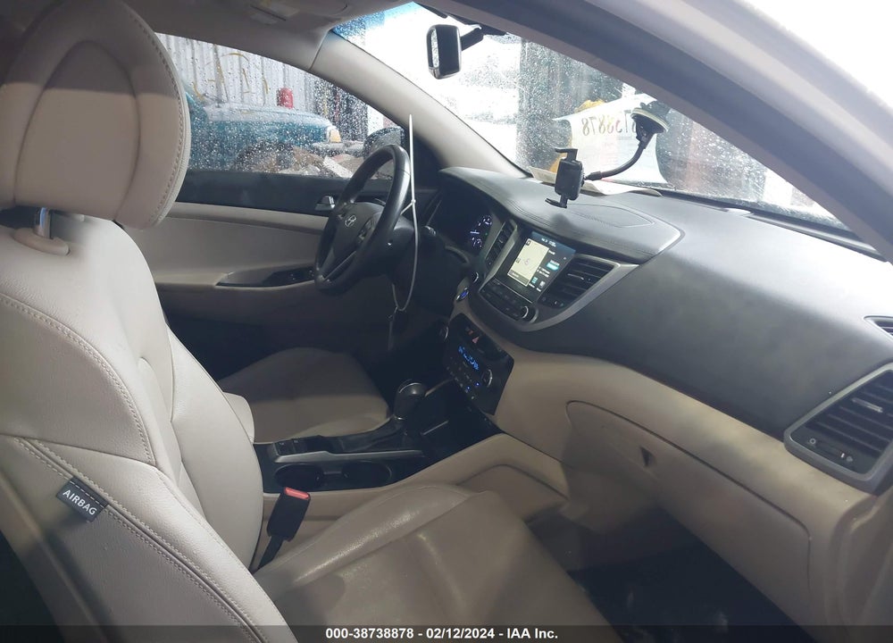 2017 HYUNDAI TUCSON SE PLUS VIN: KM8J33A47HU439064