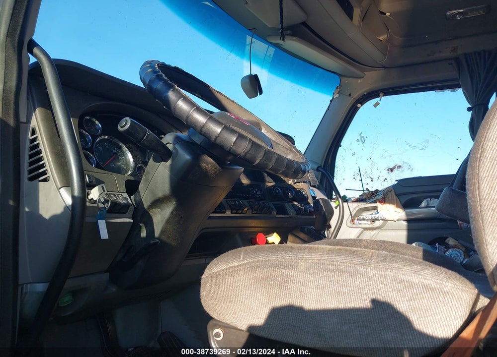 2017 KENWORTH T680 VIN: 1XKYDP9X1HJ148233