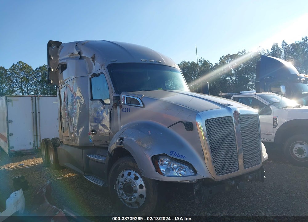 2017 KENWORTH T680 VIN: 1XKYDP9X1HJ148233