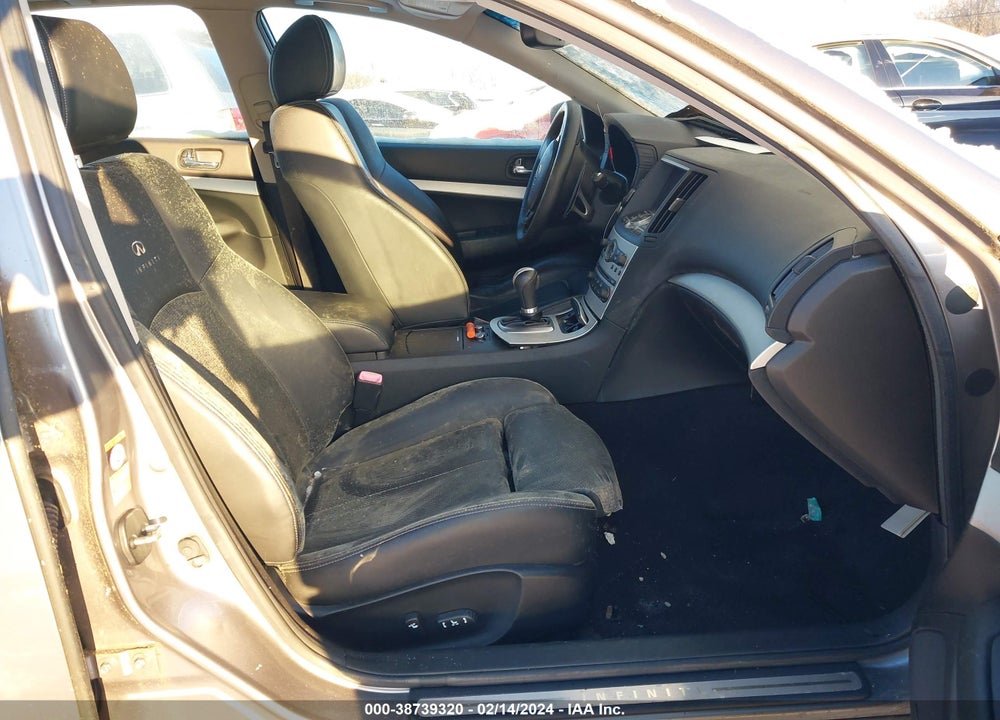 2009 INFINITI G37X VIN: JNKCV61F89M352414
