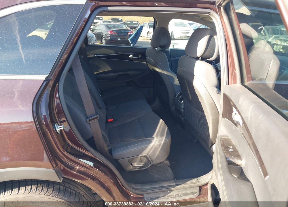 2016 KIA SORENTO 2.4L LX VIN: 5XYPG4A31GG042532