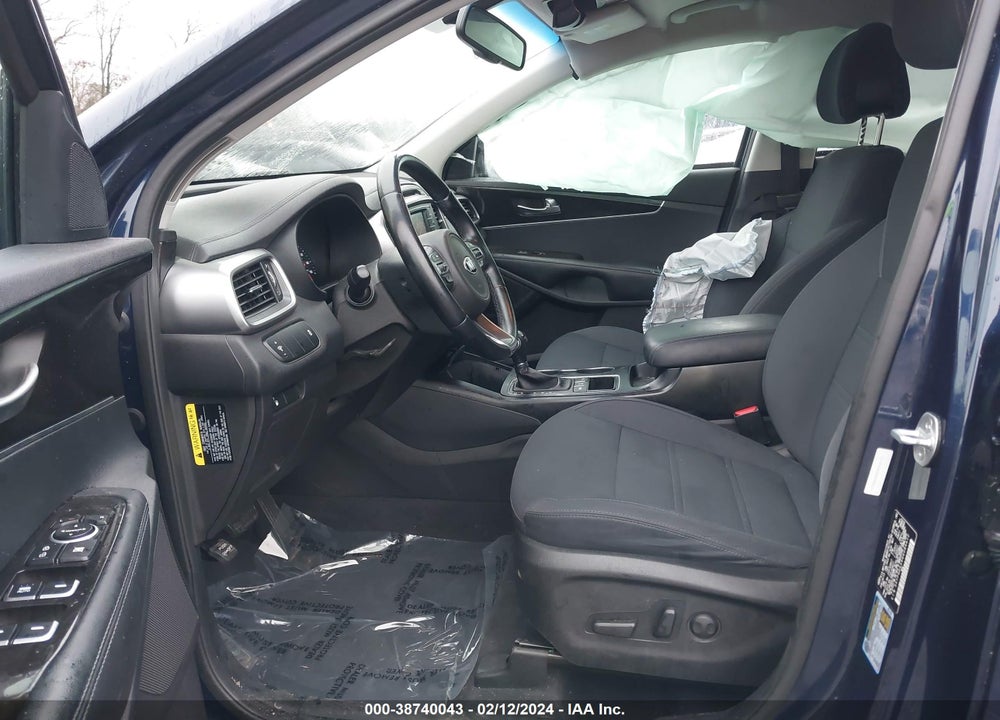 2016 KIA SORENTO 3.3L LX VIN: 5XYPGDA59GG084612