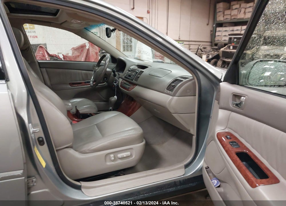 2005 TOYOTA CAMRY XLE V6 VIN: 4T1BF30K65U598911